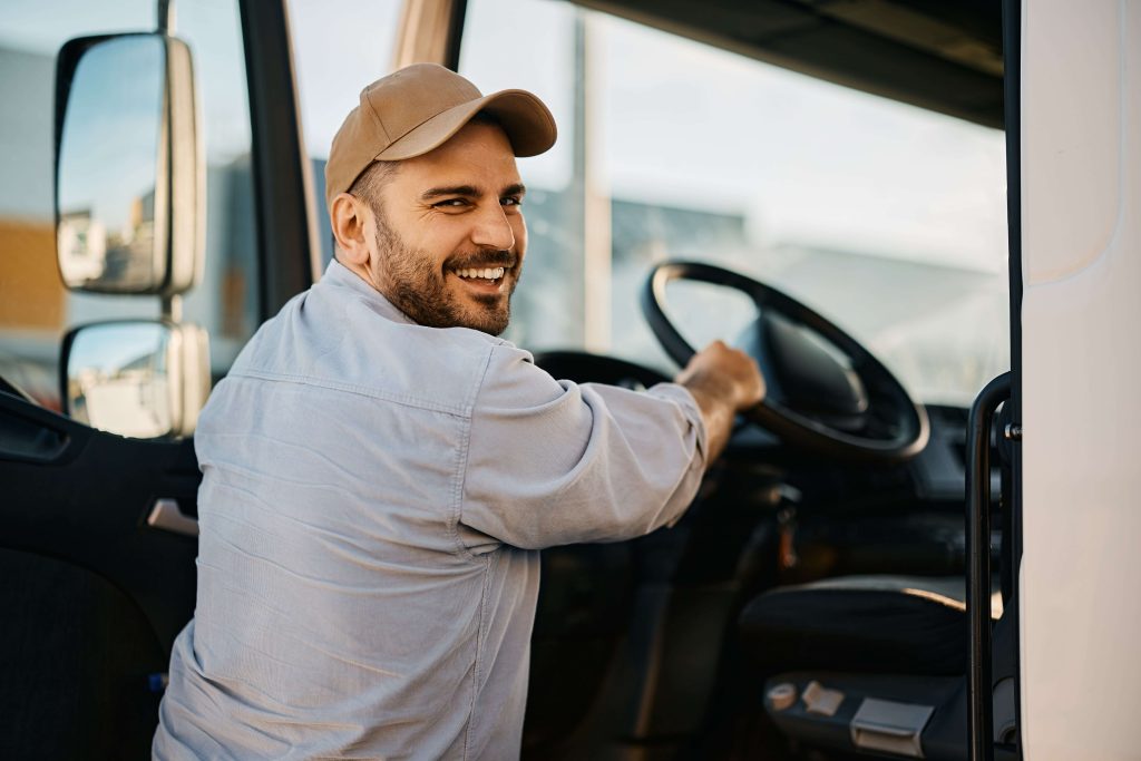 Ser camionero en Estados Unidos:requerimientos y ganancias.